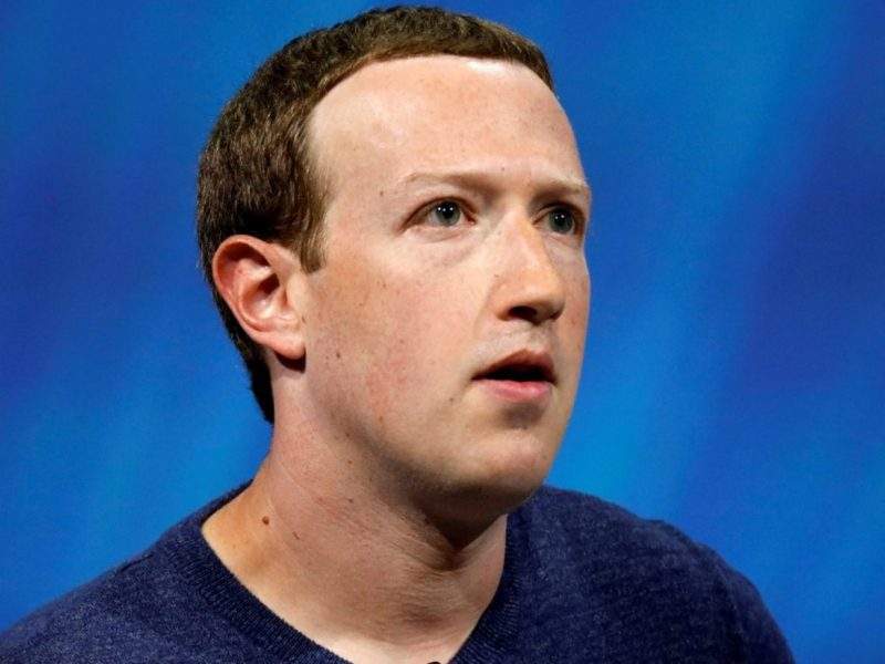 بعد عام كارثي لفيسبوك.. مارك زوكربيرج يتكبد خسائر بلغت 22 بليون دولار في 2018