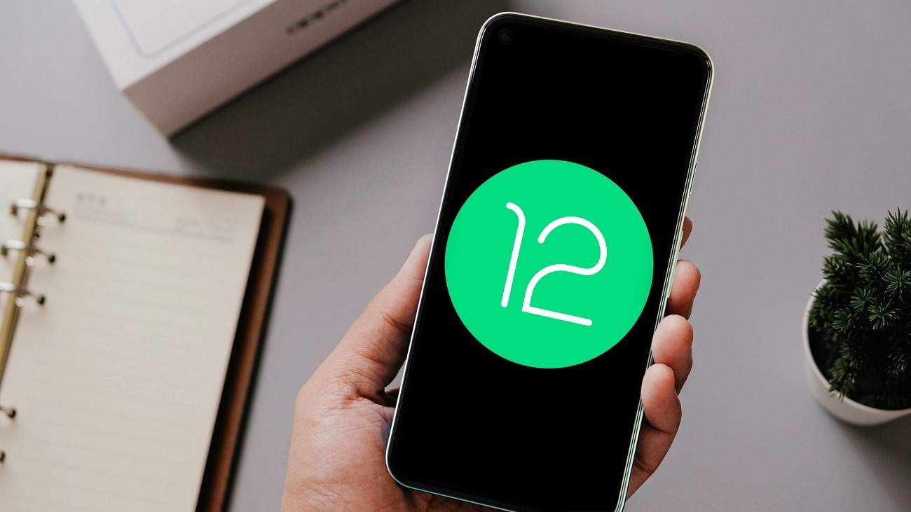موتورولا تكشف عن الهواتف التي ستحصل على Android 12