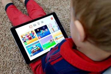 8 طرق فعالة لحماية الأطفال من إدمان الأجهزة الإلكترونية