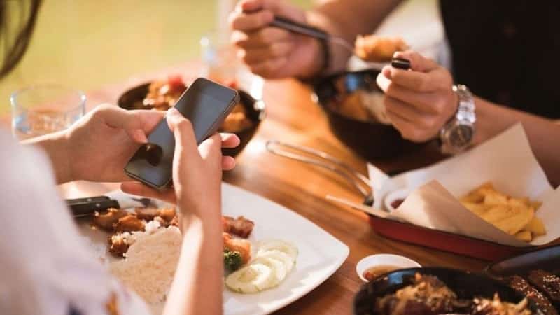 هل تتحير كثيرا قبل تحديد المطعم الذي تزوره؟ خرائط جوجل تقدم الحل