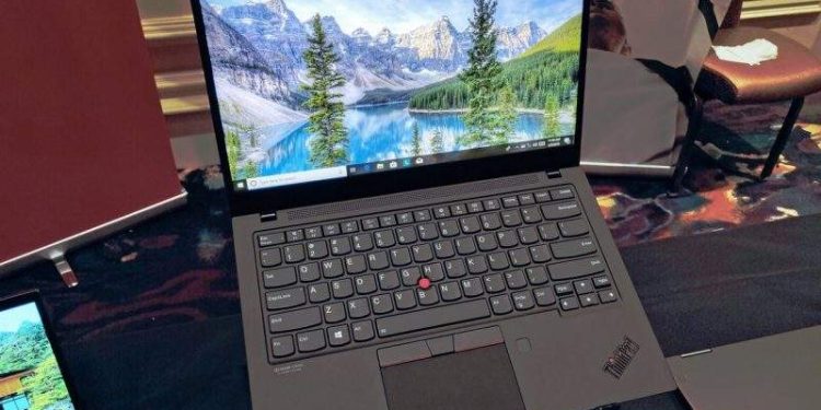 Lenovo ThinkPad X1 Carbon.. الحاسوب المحمول المفضل بمعرض CES