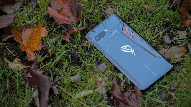 مواصفات هاتف Asus ROG Phone 2 هاتف Asus ROG Phone 2 يحتوي على معالج لا مثيل له وسرعة خيالية